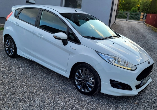 Ford Fiesta cena 33999 przebieg: 150000, rok produkcji 2016 z Nidzica małe 277